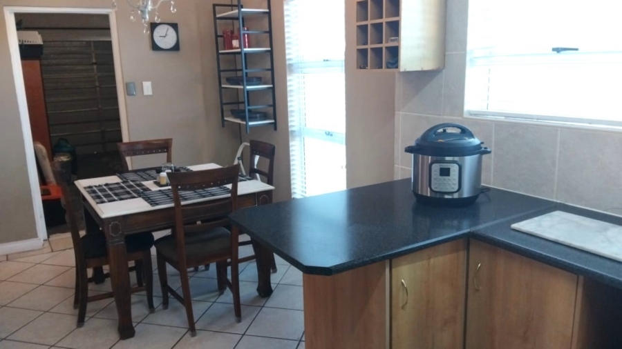 3 Bedroom Property for Sale in Country Club Western Cape